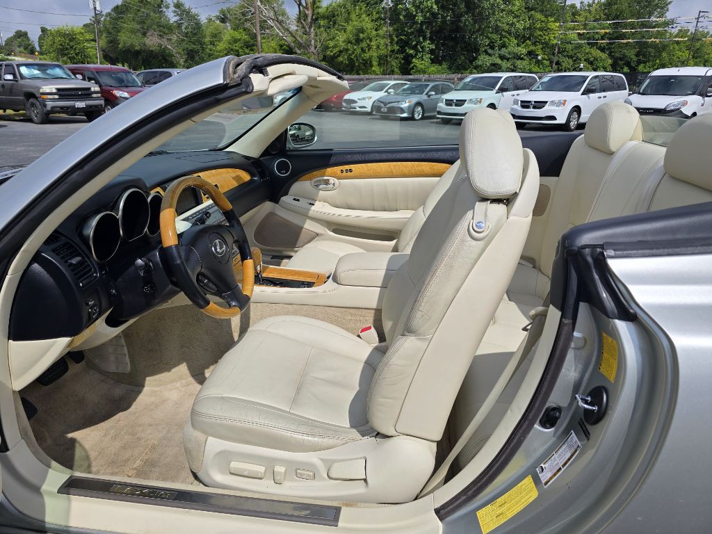 2005 Lexus SC Image 16