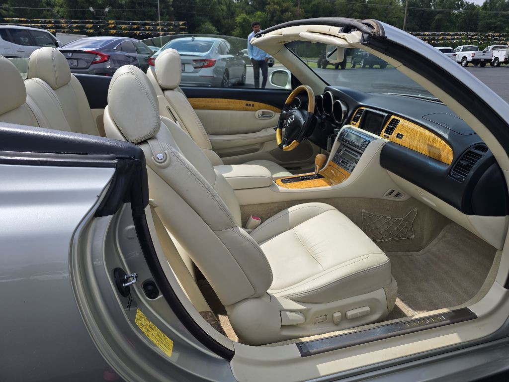 2005 Lexus SC Image 18
