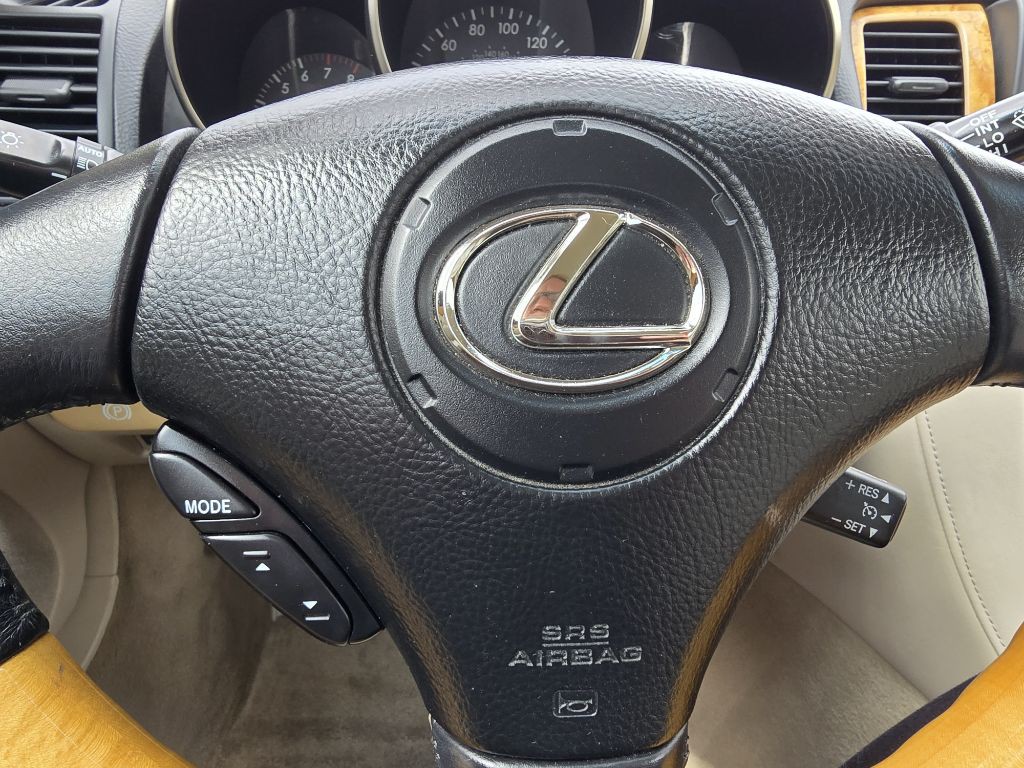 2005 Lexus SC Image 23
