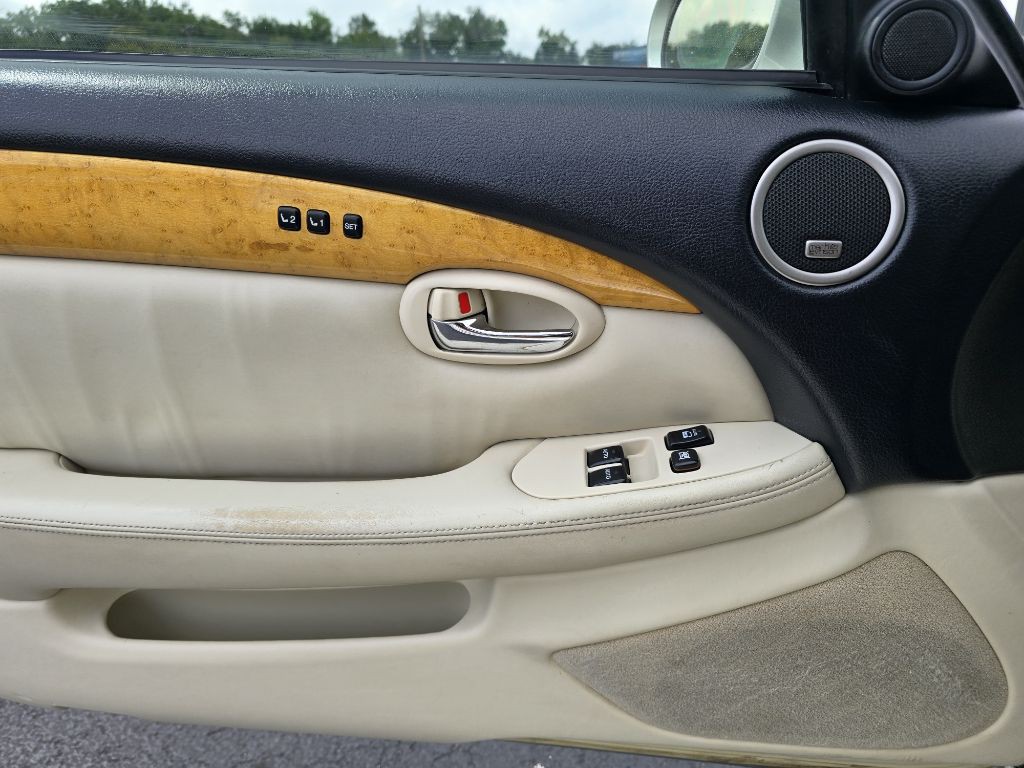 2005 Lexus SC Image 29