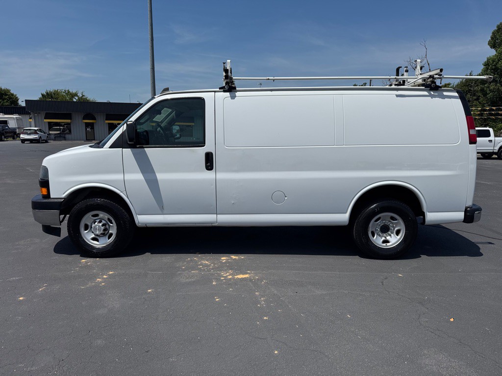 2019 Chevrolet Express Image 2