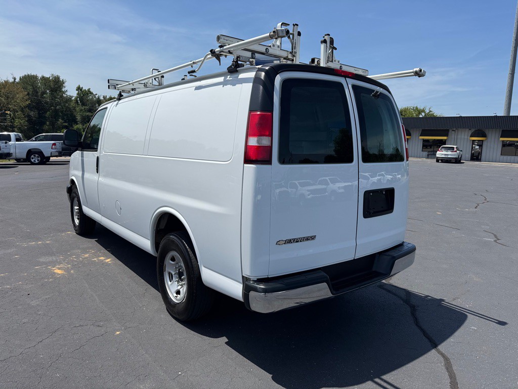 2019 Chevrolet Express Image 3