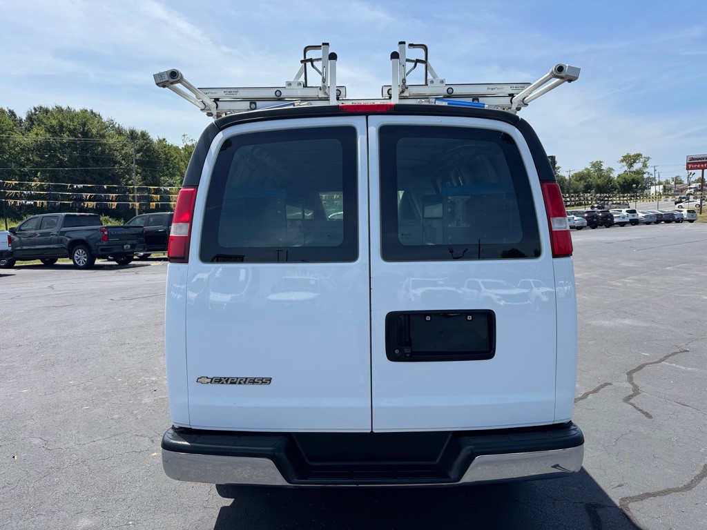 2019 Chevrolet Express Image 4