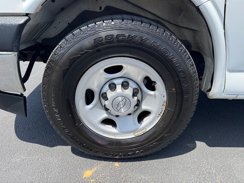 2019 Chevrolet Express Image 11