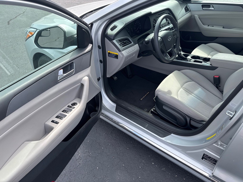2016 Hyundai Sonata Image 9