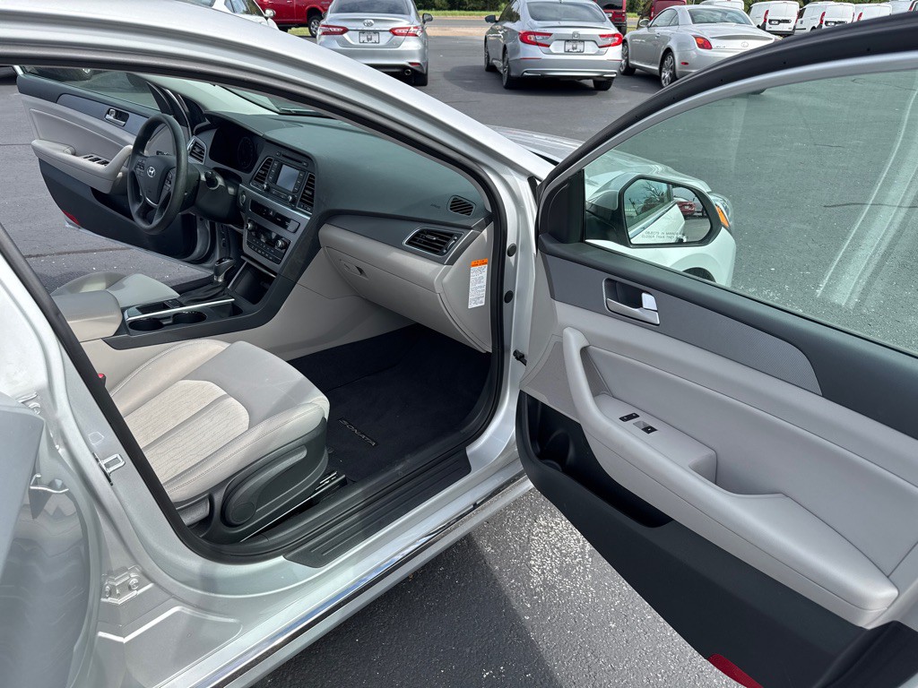 2016 Hyundai Sonata Image 13