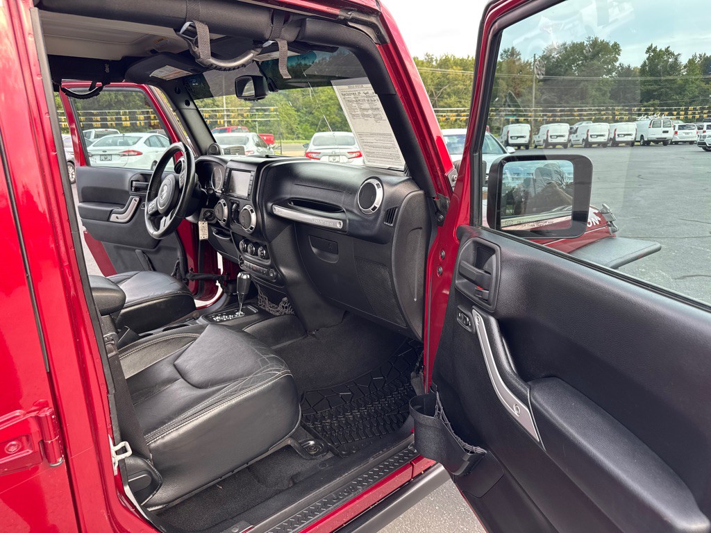 2013 Jeep Wrangler Unlimited Image 15