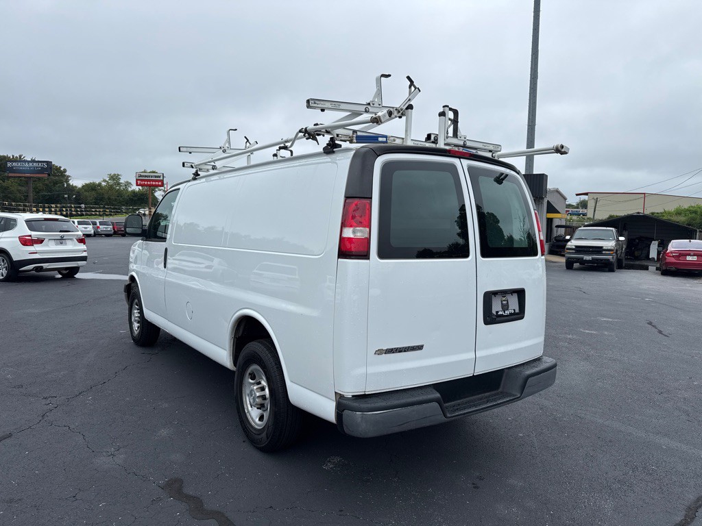 2019 Chevrolet Express Image 3