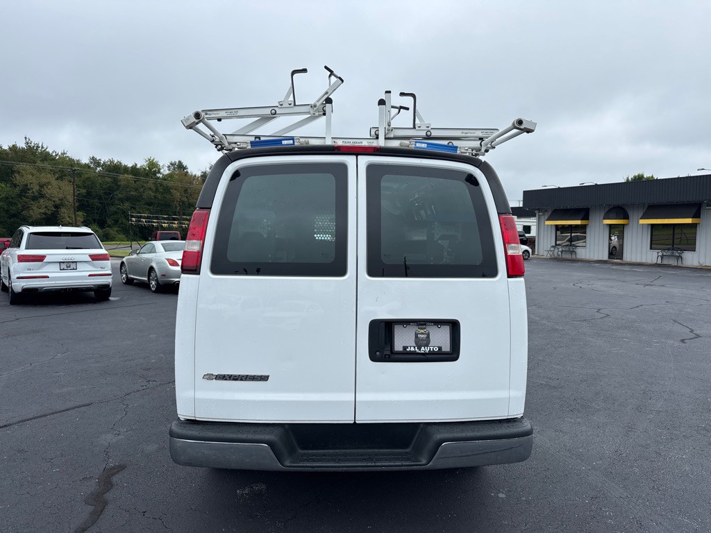 2019 Chevrolet Express Image 4