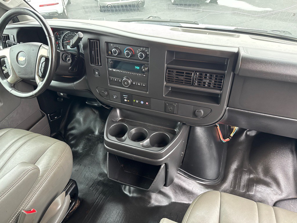 2019 Chevrolet Express Image 13