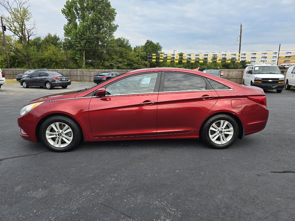 2013 Hyundai Sonata Image 2