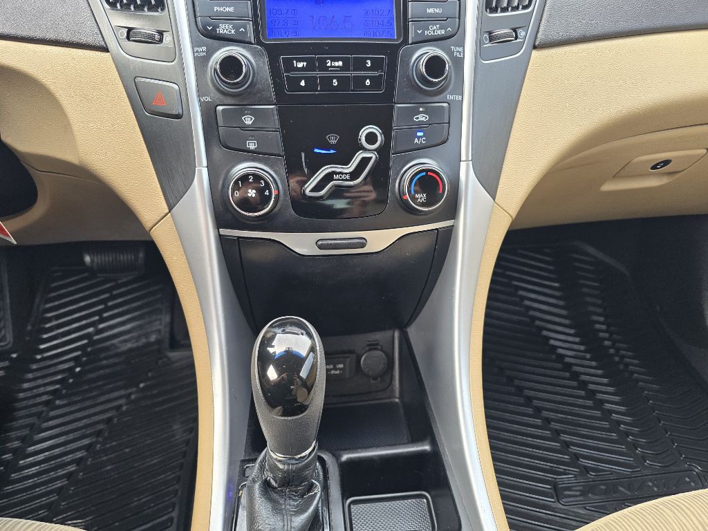 2013 Hyundai Sonata Image 19