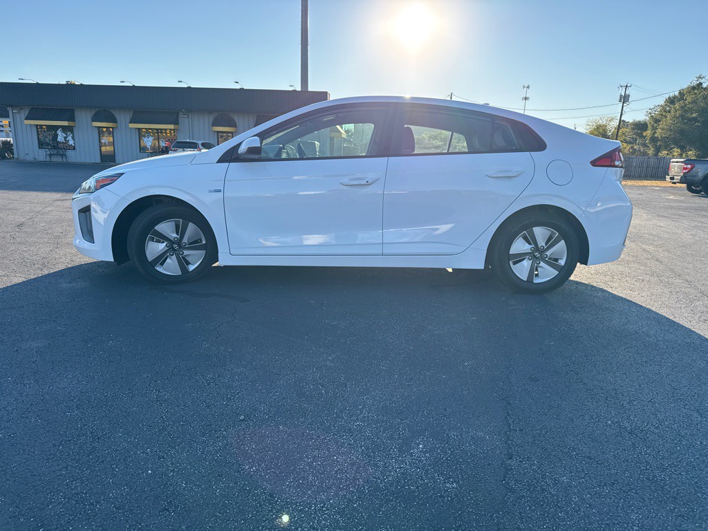 2020 Hyundai Ioniq Image 2