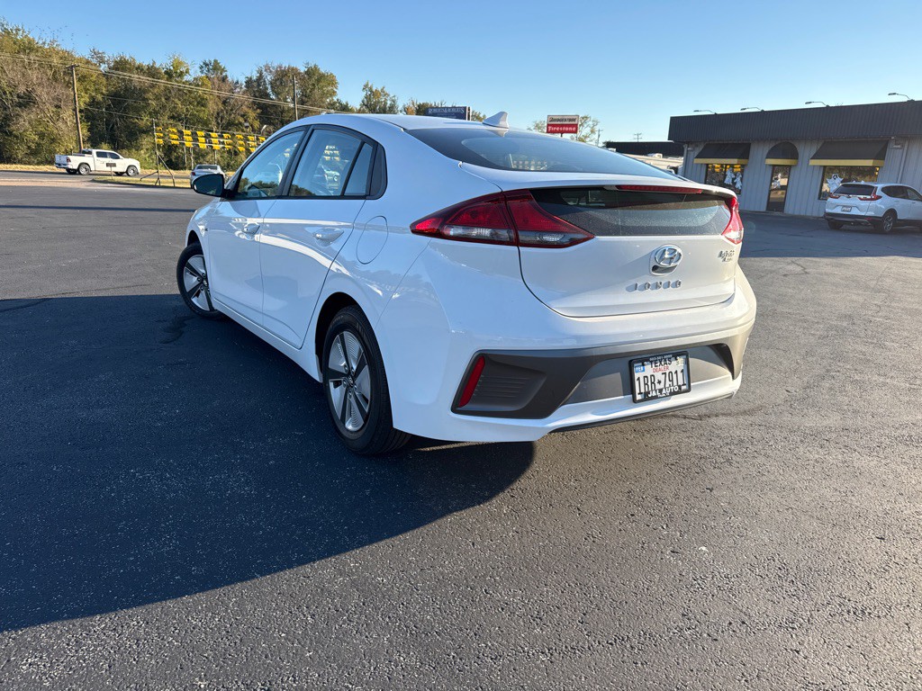2020 Hyundai Ioniq Image 3
