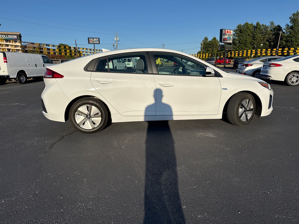 2020 Hyundai Ioniq Image 6