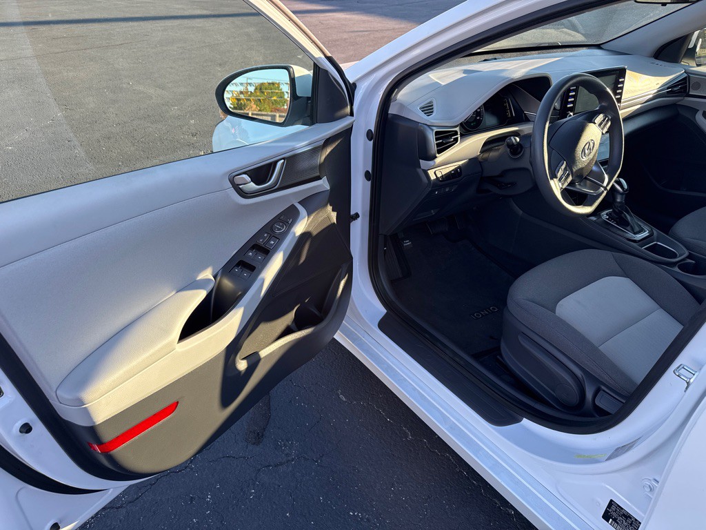 2020 Hyundai Ioniq Image 9