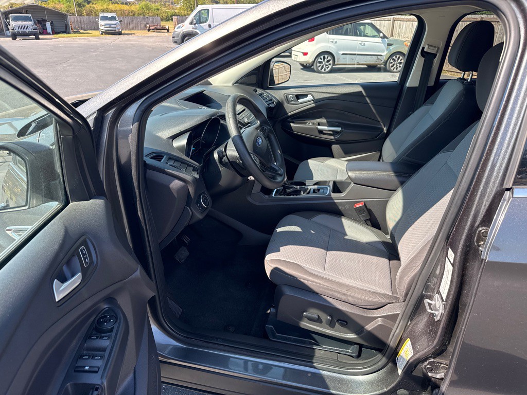 2017 Ford Escape Image 9