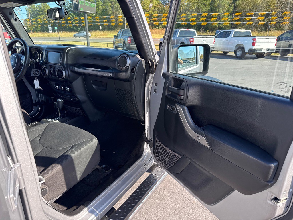2015 Jeep Wrangler Unlimited Image 16