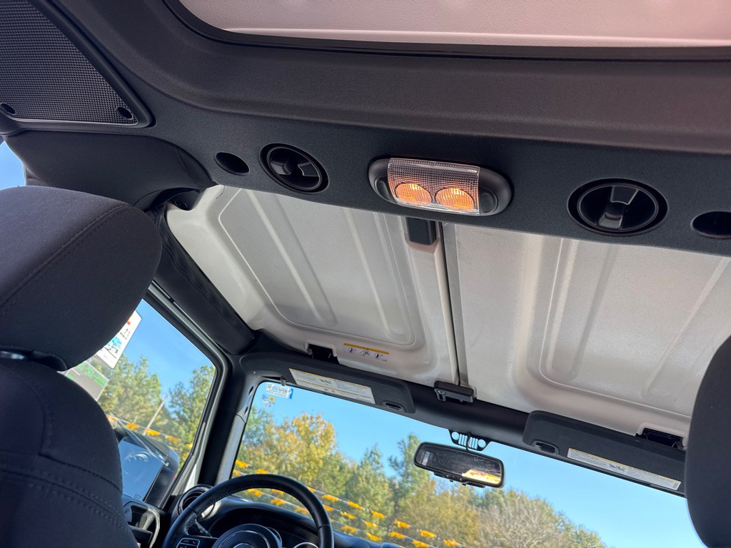 2015 Jeep Wrangler Unlimited Image 19