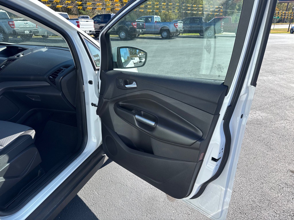 2017 Ford C-Max Image 16