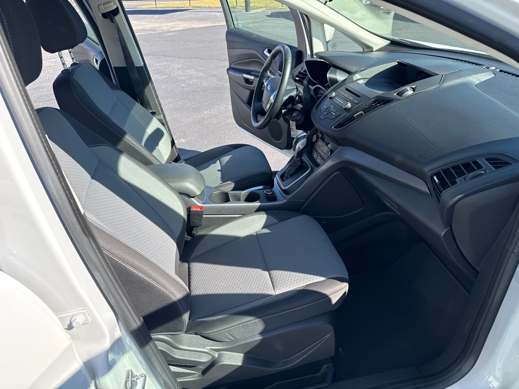 2017 Ford C-Max Image 17