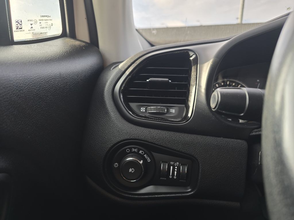 2018 Jeep Renegade Image 17