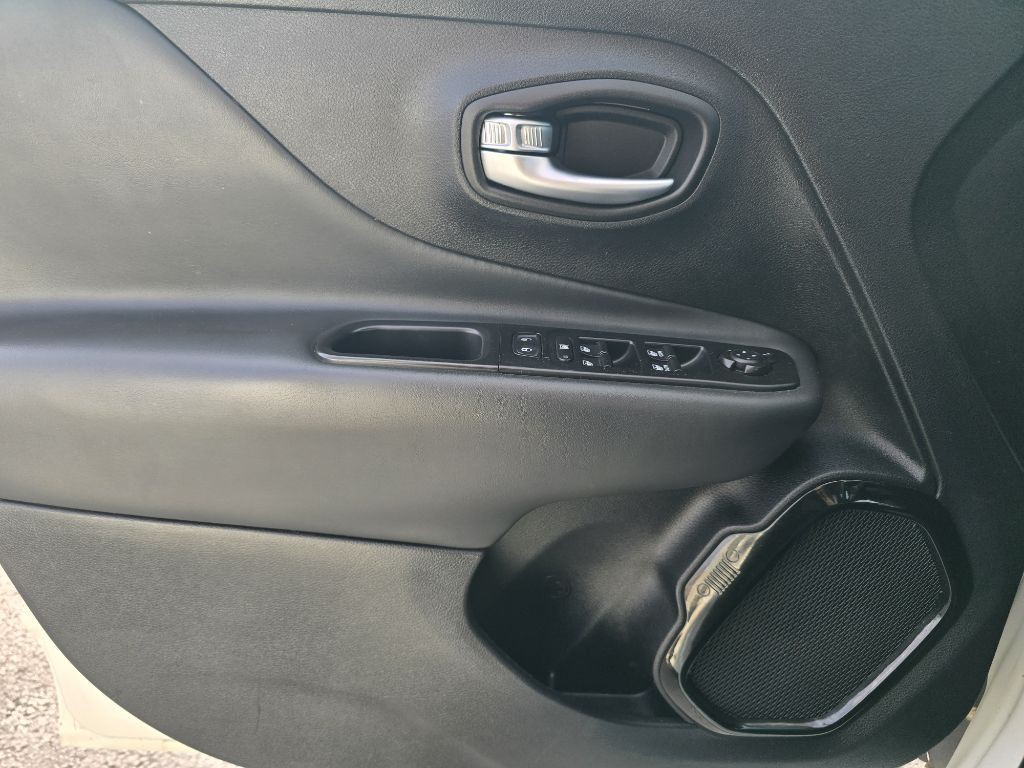 2018 Jeep Renegade Image 18