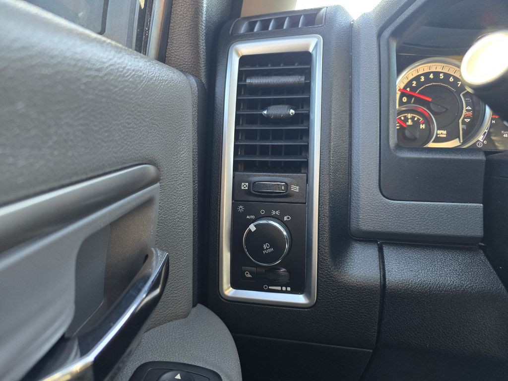 2017 RAM 1500 Image 16