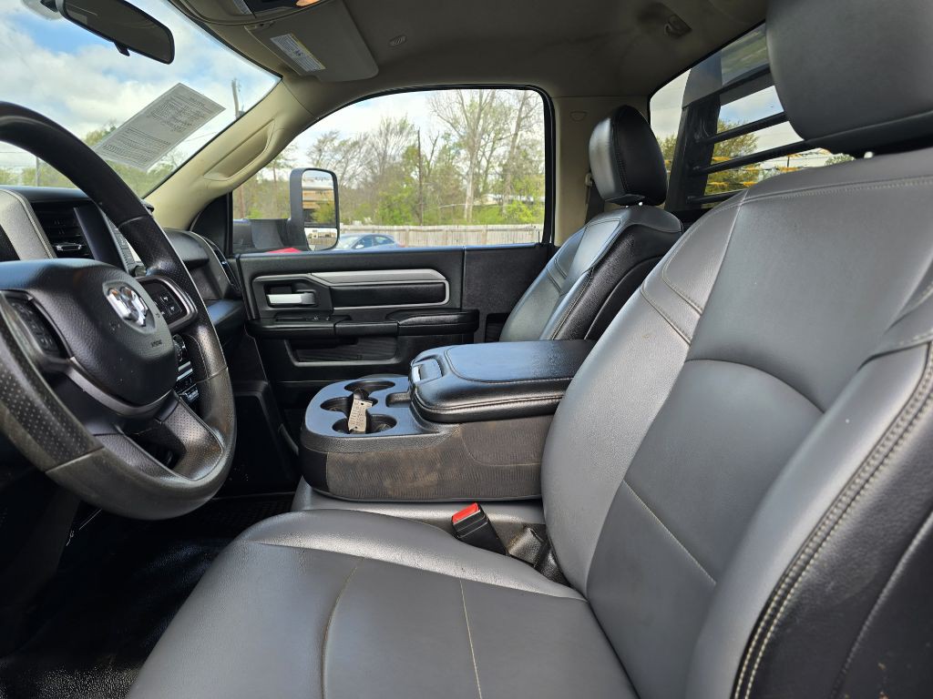 2019 RAM 3500 Image 12