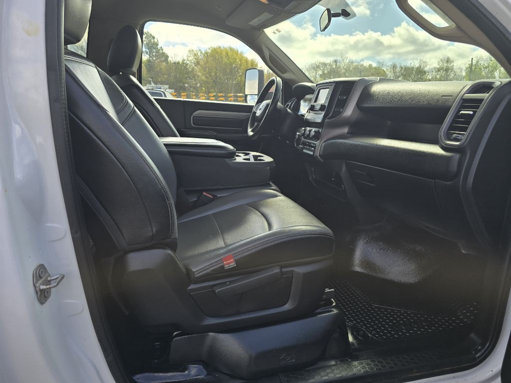 2019 RAM 3500 Image 14