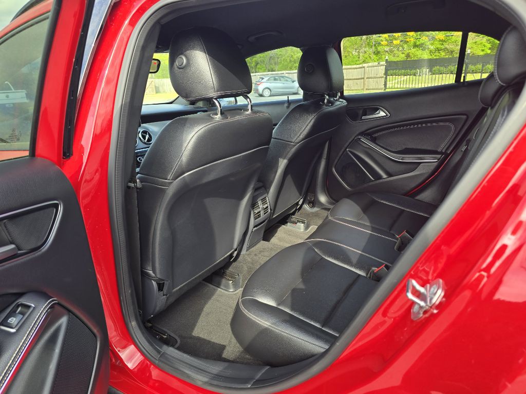 2019 Mercedes-Benz GLA-Class Image 9