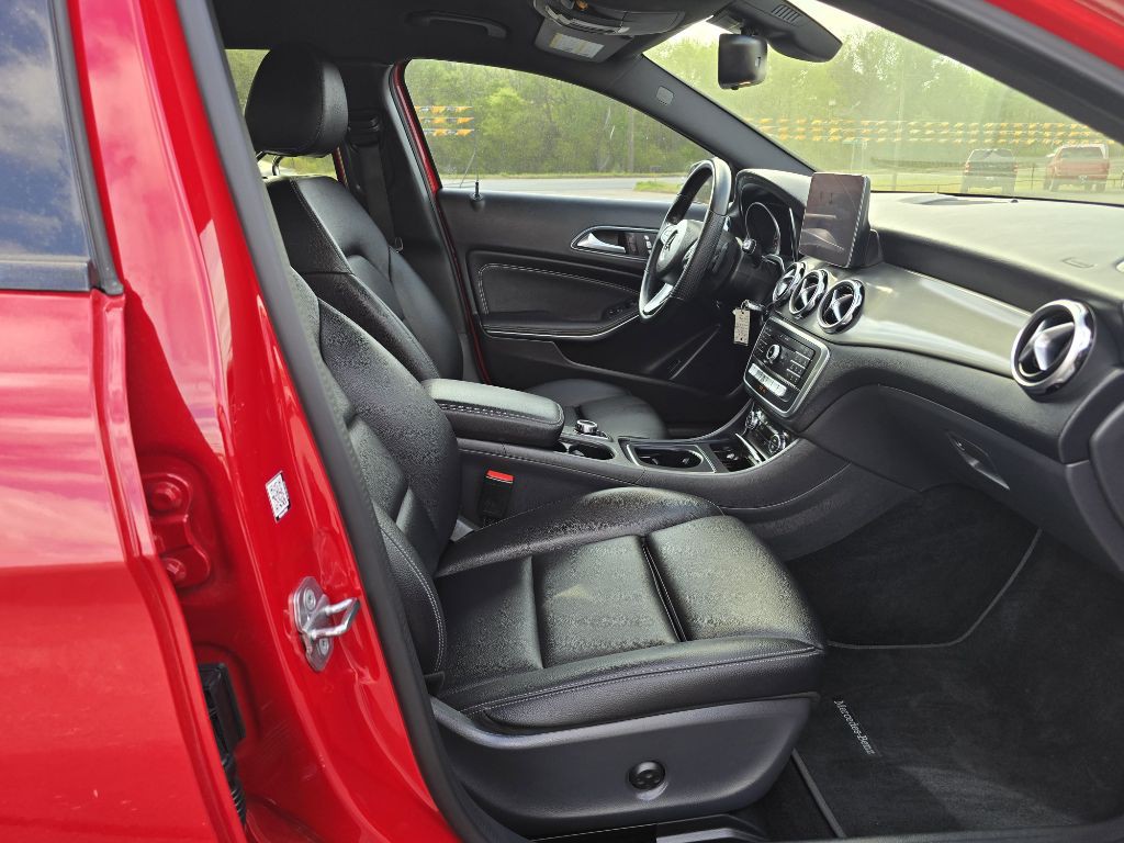 2019 Mercedes-Benz GLA-Class Image 12