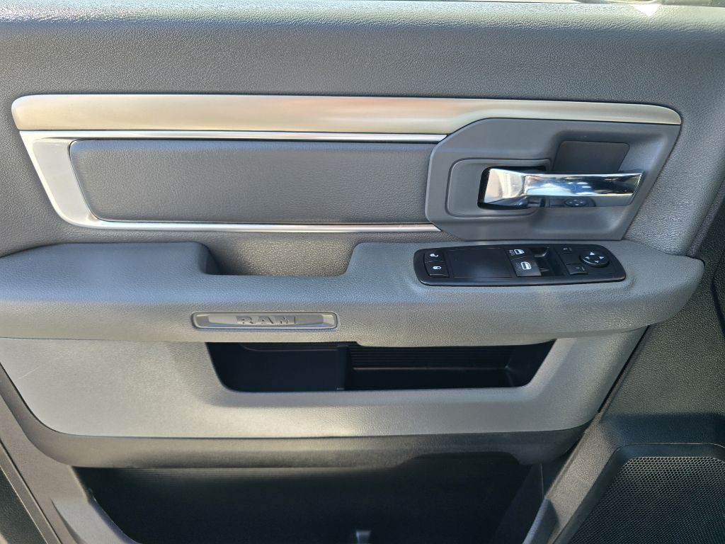 2017 RAM 1500 Image 17
