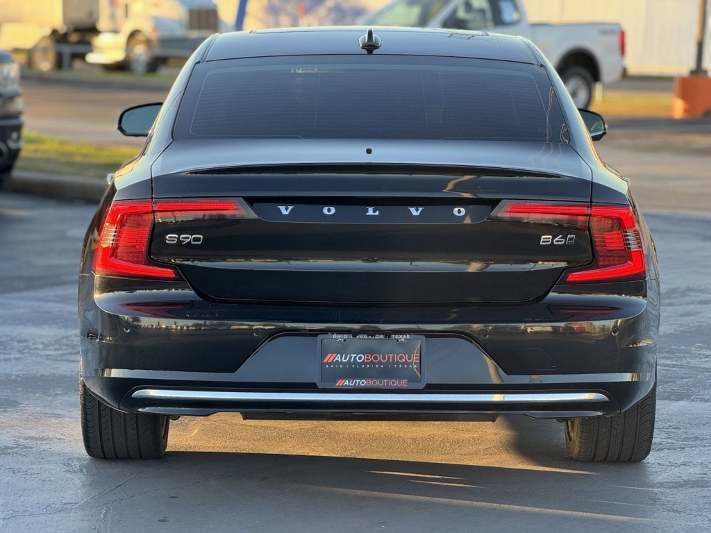 2023 Volvo S90 Image 9