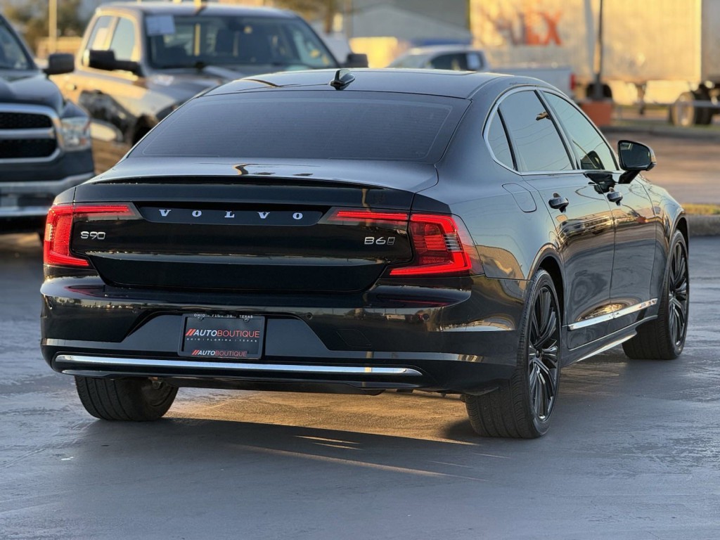 2023 Volvo S90 Image 10