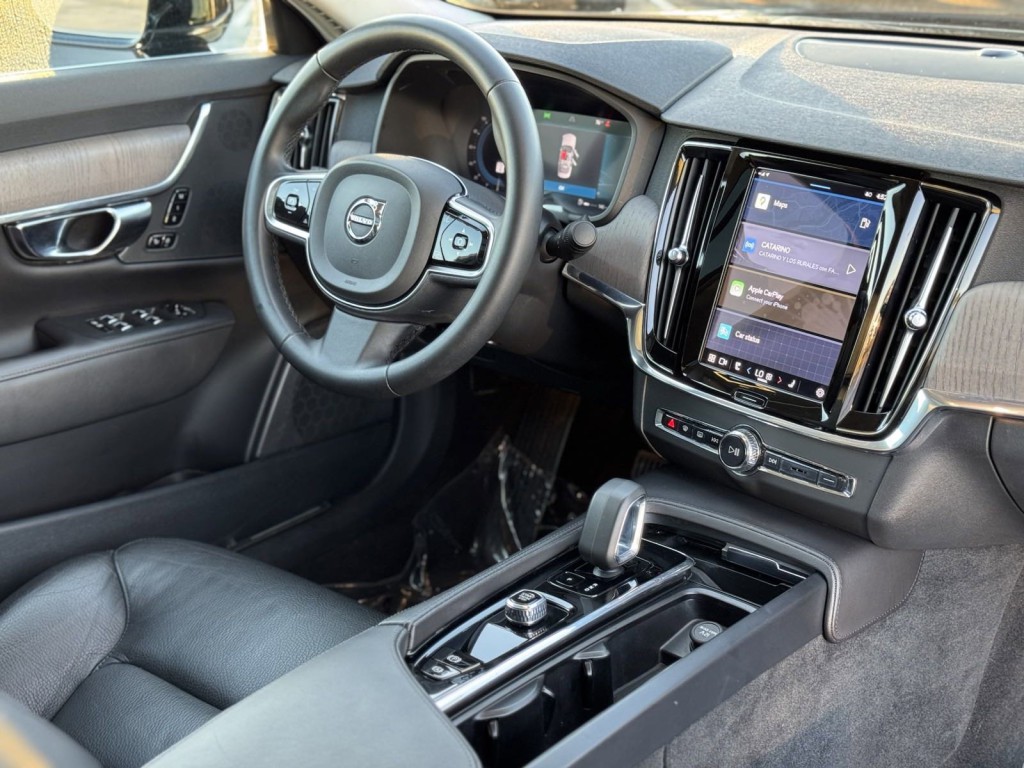 2023 Volvo S90 Image 17
