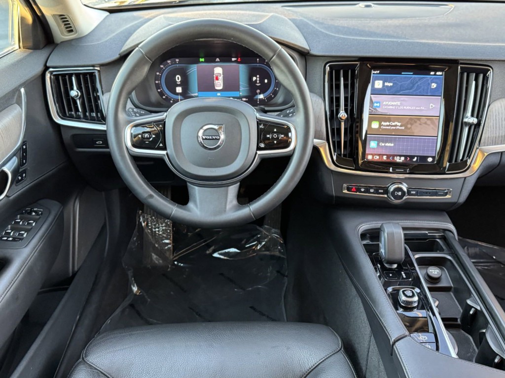 2023 Volvo S90 Image 18