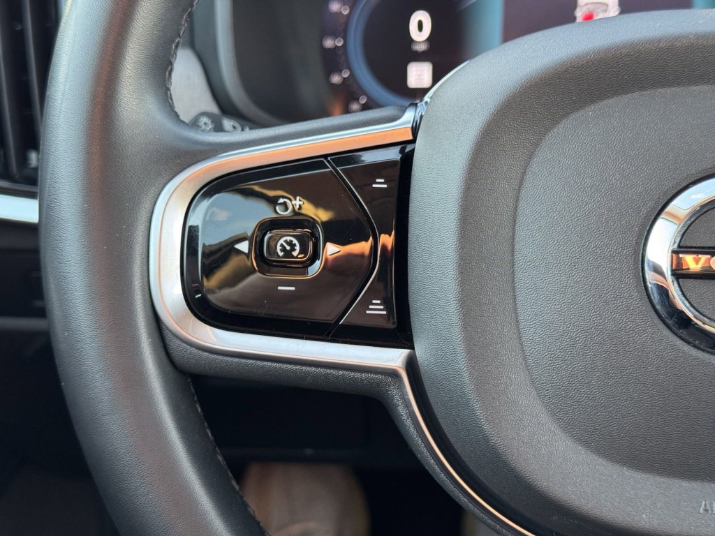 2023 Volvo S90 Image 20