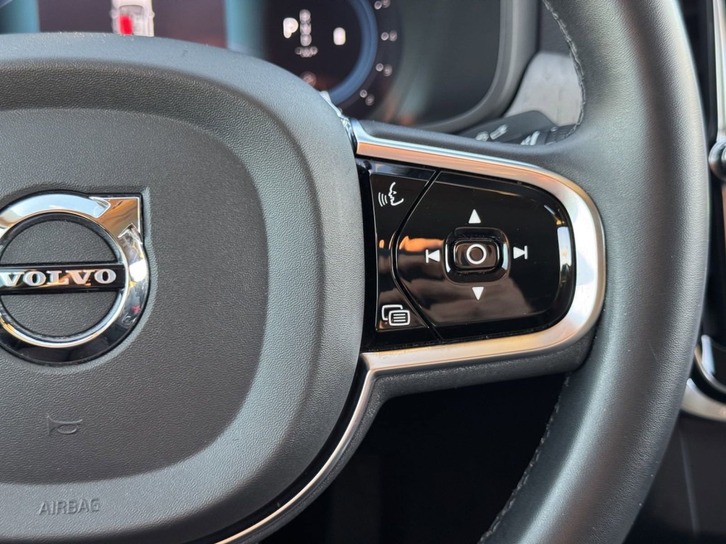 2023 Volvo S90 Image 21