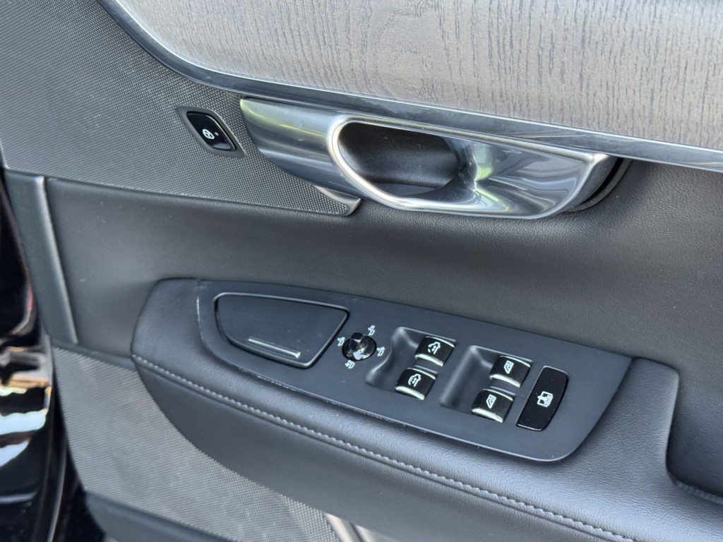 2023 Volvo S90 Image 29