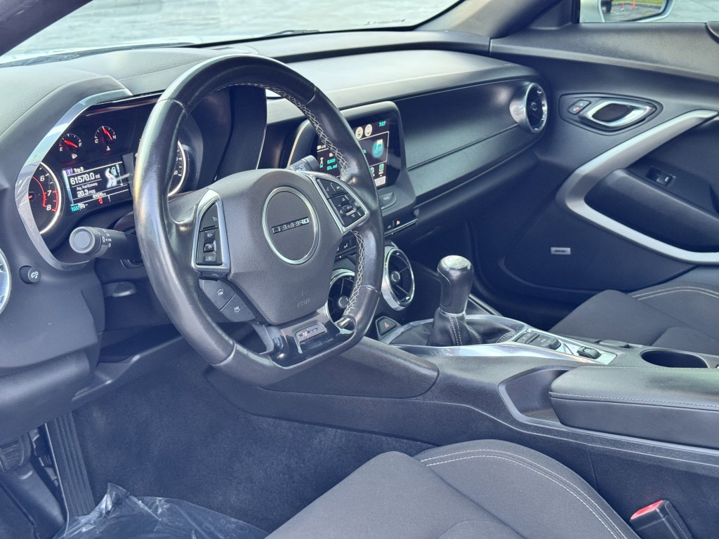 2017 Chevrolet Camaro Image 20