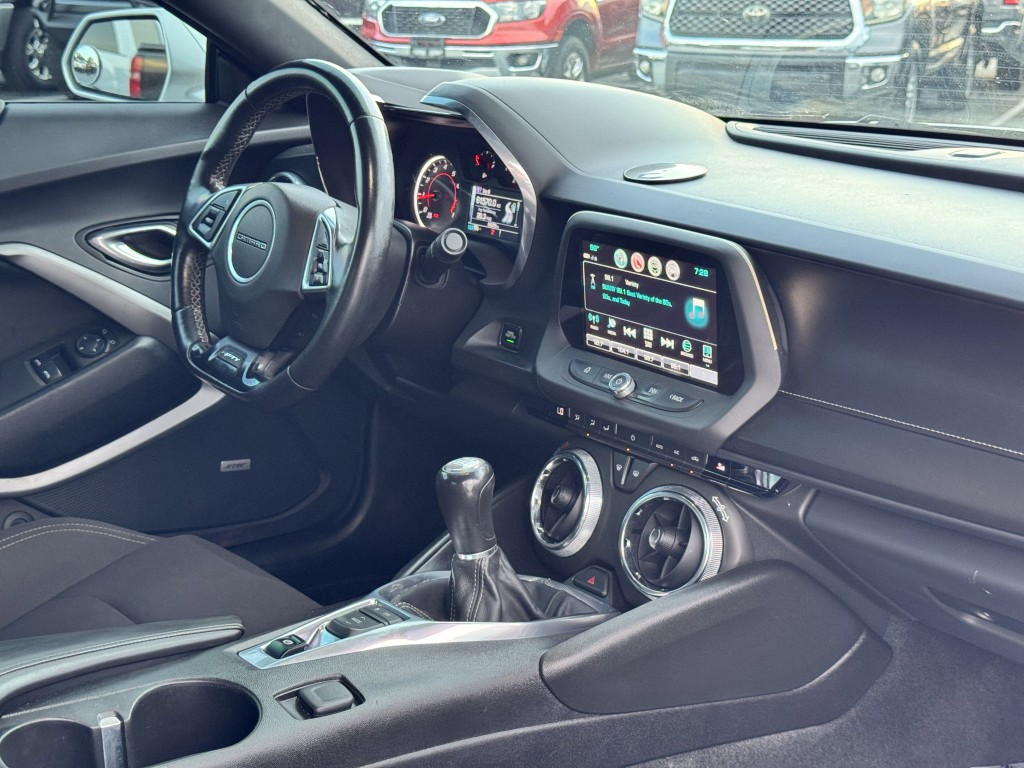 2017 Chevrolet Camaro Image 22