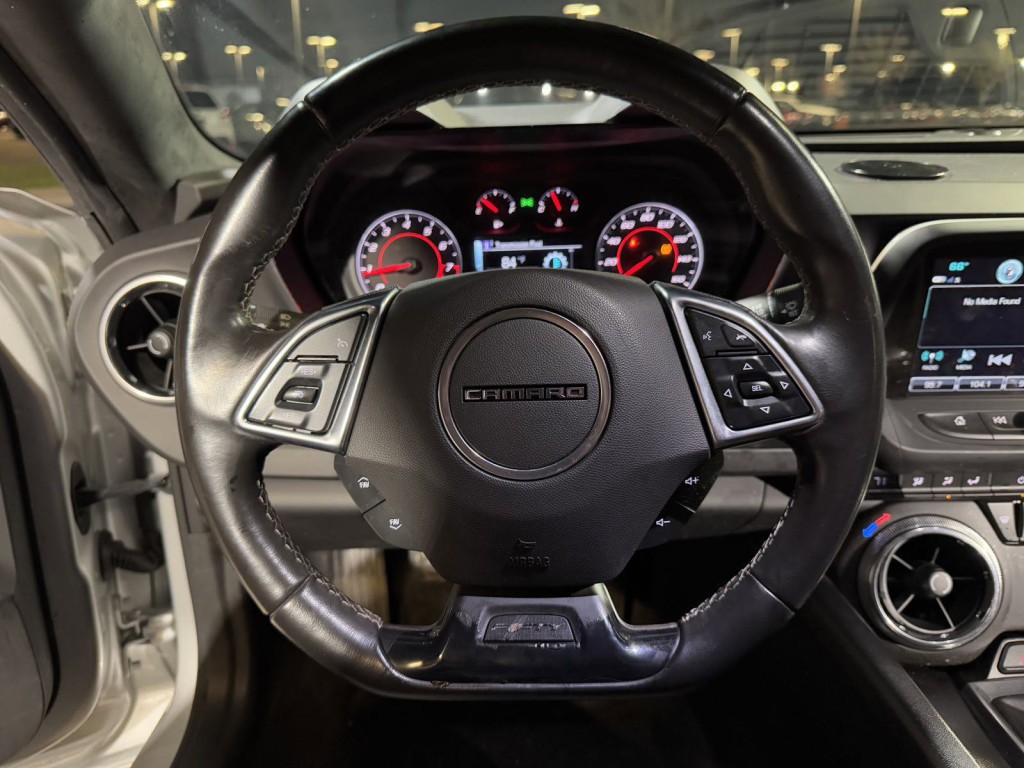 2017 Chevrolet Camaro Image 8