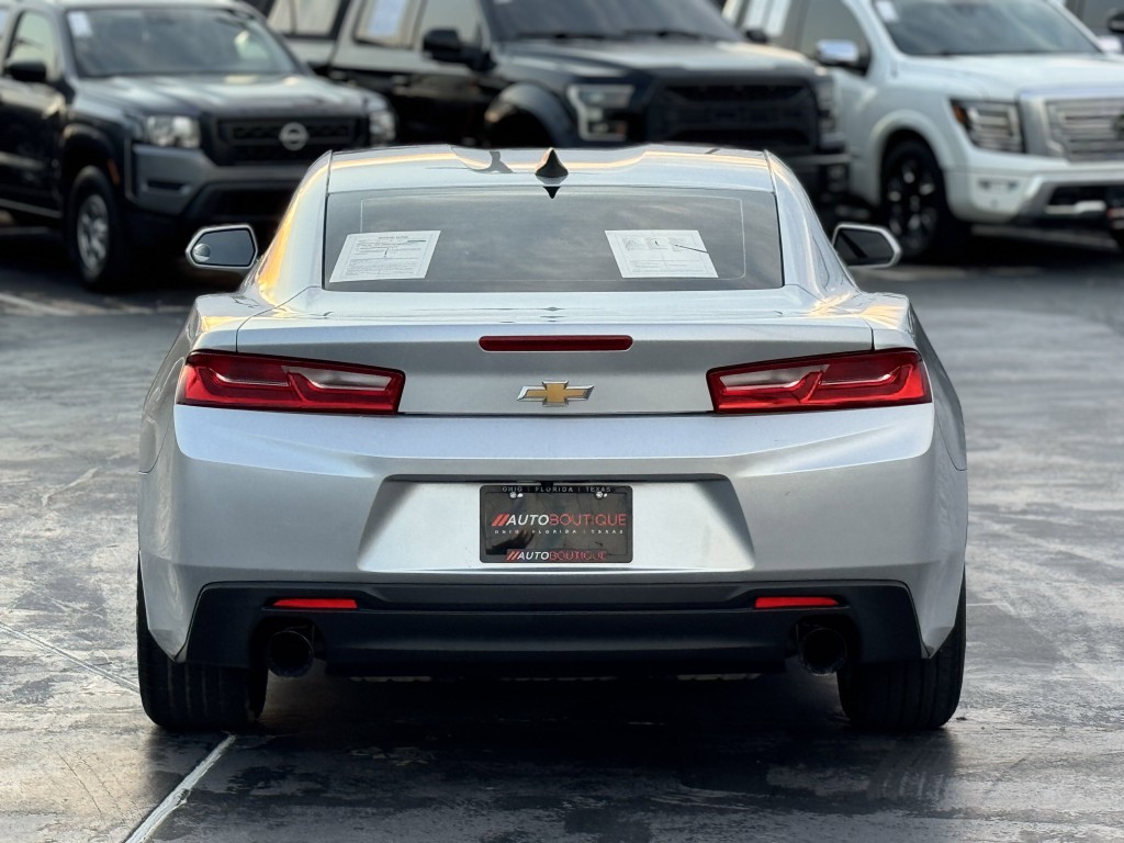 2017 Chevrolet Camaro Image 9