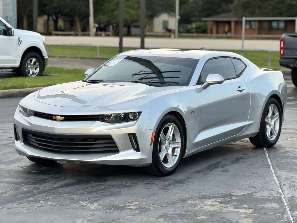 2017 Chevrolet Camaro Image 11