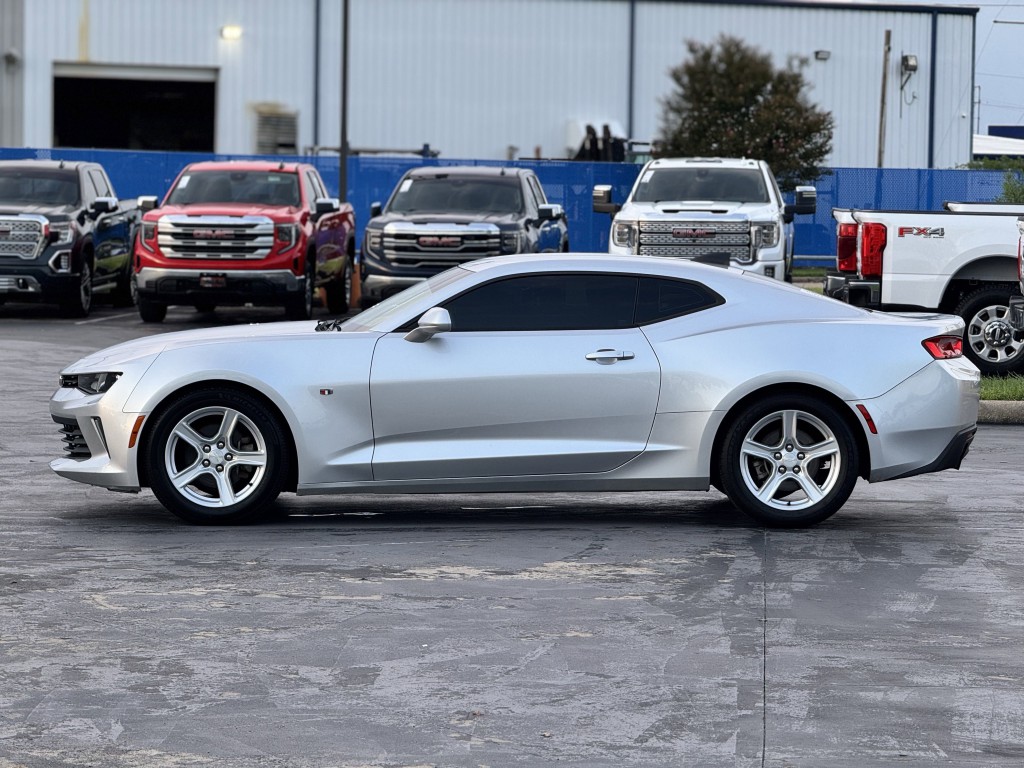2017 Chevrolet Camaro Image 13