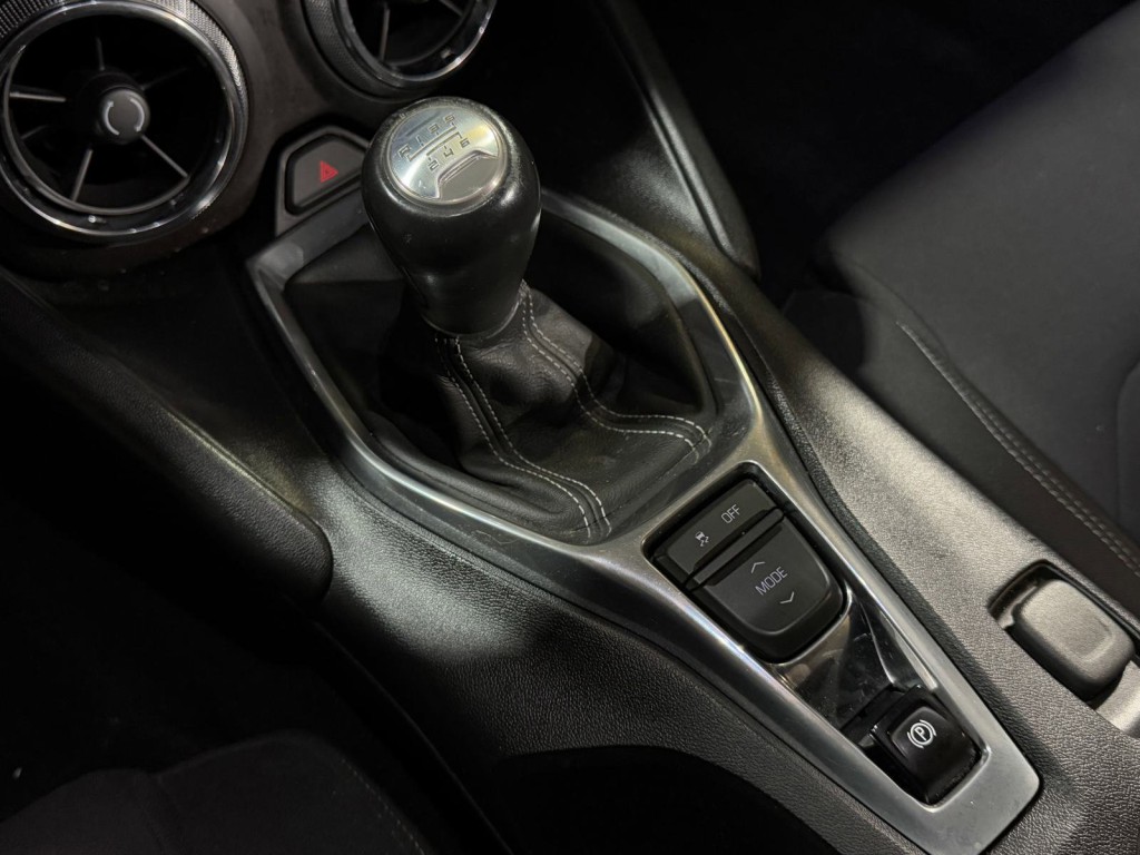 2017 Chevrolet Camaro Image 14