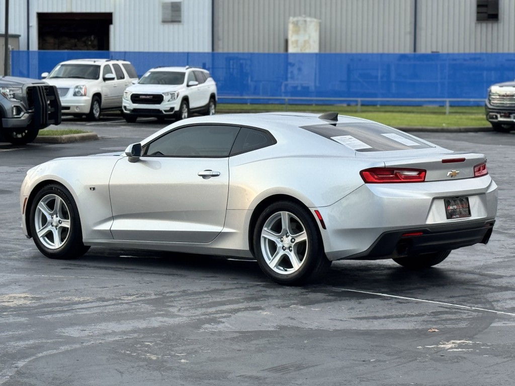 2017 Chevrolet Camaro Image 15