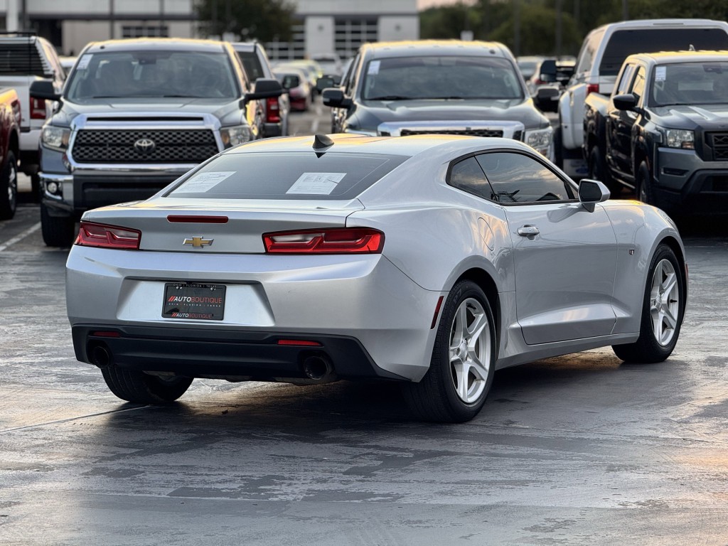 2017 Chevrolet Camaro Image 17