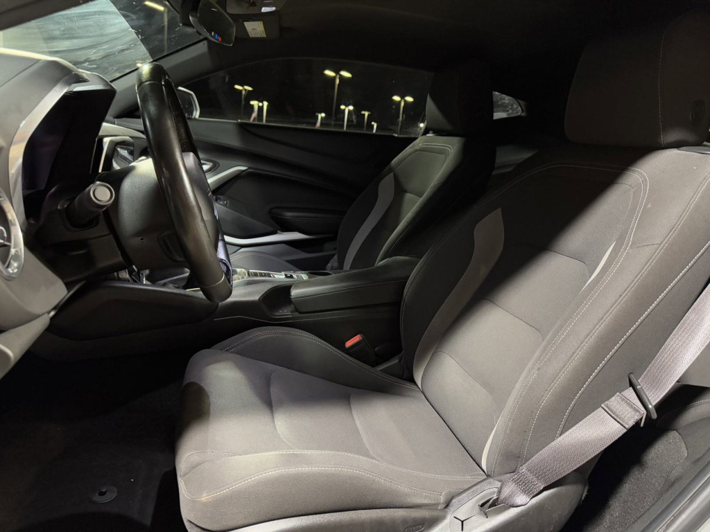 2017 Chevrolet Camaro Image 18